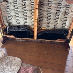 ソファ2人掛けオットマン付き。小さくて軽いです。
の画像