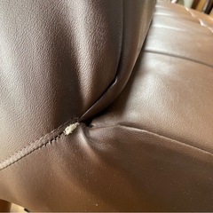 ソファ2人掛けオットマン付き。小さくて軽いです。
の画像