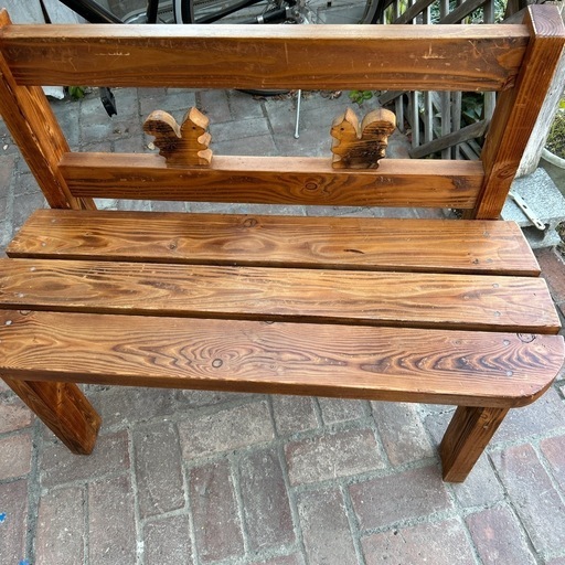 リスの二人掛け
ウッドチェアー