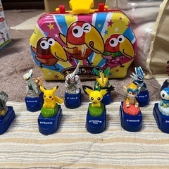 ポケモン　車　キョロちゃんの缶付き