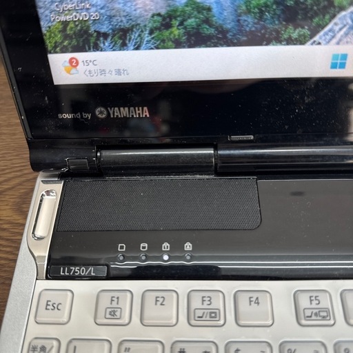 爆速！NEC Core i7&メモリ16GB SSD搭載ノートパソコン YAMAHAスピーカー 