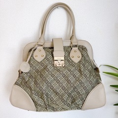 russet（ルシット）キルティングハンドバッグ