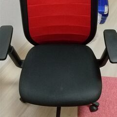折り畳み机と椅子のセットの画像