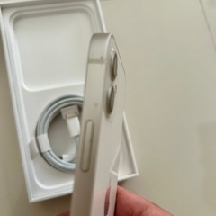 ② iPhone12 64GB SIMフリー端末　ホワイトカラー の画像