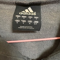 adidasジップパーカー　M sizeの画像