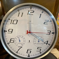 壁掛け時計　文字が大きい時計の画像