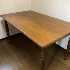 ダイニングテーブル