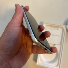 iPhone SE 第2世代　64GB ホワイトカラー　SIMフリーの画像