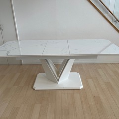 【8/31 削除予定】【元値25万】ホワイト 木製テーブル 中型 8/31 削除予定】【元値25万】ホワイト 木製テーブル 中型 8/31 削除