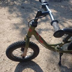 男の子キックバイク自転車ストライダー
