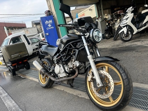 ホンダ　VTR250 カスタム多数　中型　250cc 大阪発　MC33