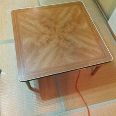 古いコタツの画像