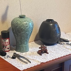 飾り壺  2点
