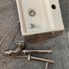 洗面台　水道管　