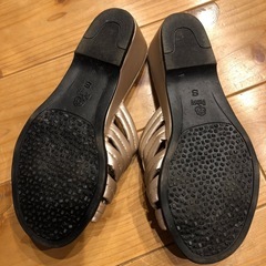 レディース
ゴールドサンダルsサイズの画像