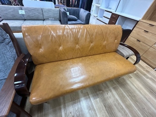 【軽トラック90分無料貸し出し】B-COMPANYの2人掛けソファー入荷しました！！