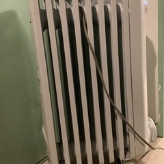 デロンギ　オイルヒーター　JRE0812 DeLonghi デロンギ オイルヒーターの画像