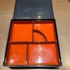 仕切り弁当箱蓋付き