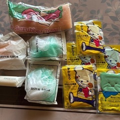 使い捨てナイロンタオル新品未使用　ナイロンタオル&スポンジ合計148個おまけ付きの画像