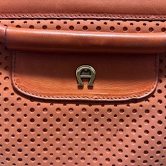 アイグナーのバックの画像