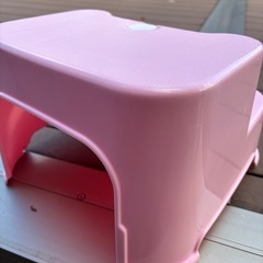 ミニーちゃん柄子供用のステップの画像