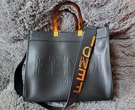 土日限定出品❣️FENDI　並行輸入品