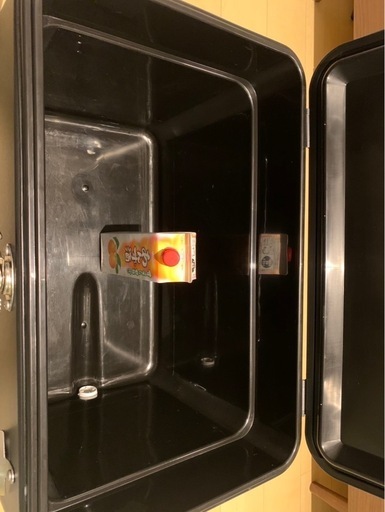 クーラーボックス　スチールベルトクーラー