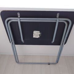 折りたたみテーブルの画像