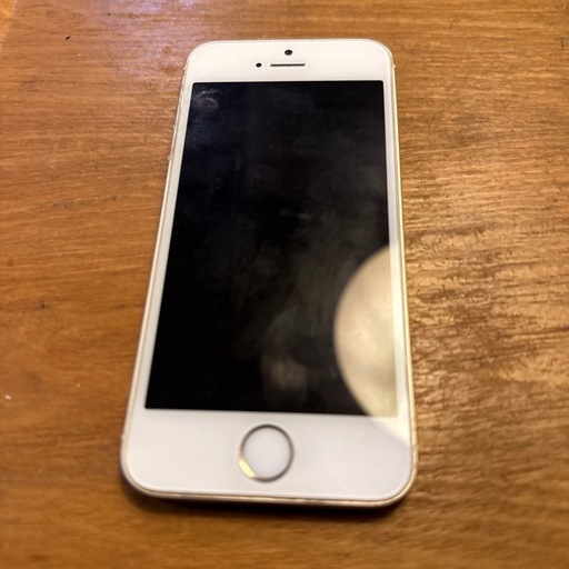 取引中です美品です　iPhone SE1