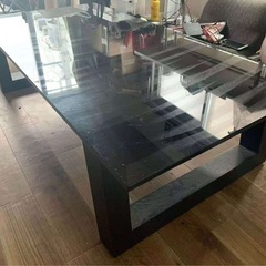 ガラスデーブルの画像