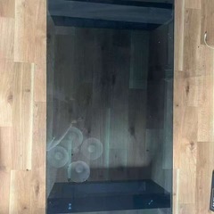 ガラスデーブルの画像