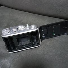 希少品で日本の「東郷堂」製　フィルムカメラの画像