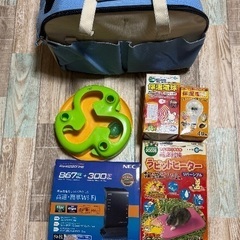 ペット用品とWi-Fiルーターです