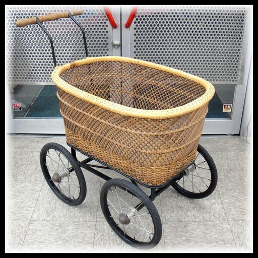 きれい!! 籐編み 乳母車 寸法(約)W52×D85×H85cm 小さめサイズ 荷物運びに! お散歩! 歩行補助に!  野良仕事に!!
