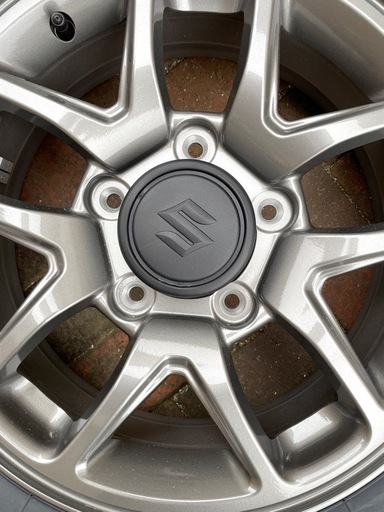 ジムニーjb64新車XC外しタイヤ2本(お話中です)