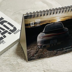 Black Friday‼️さらに値下げ‼️2025版PORSCHE AHEAD 2025卓上カレンダーの画像