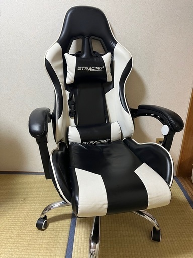ゲーミングチェア　オットマン付