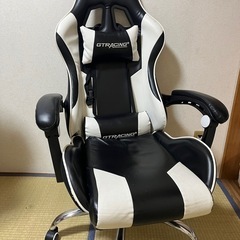 ゲーミングチェア　オットマン付　