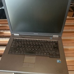 ジャンク品　TOSHIBA PSL212CEW9R1G  株式会社東芝