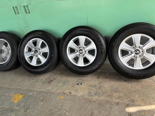 ランクル300AX 純正ホイール　走行100キロ 純正ホイールナット付き