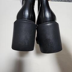 厚底ブーツの画像