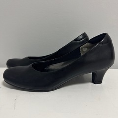 黒パンプス