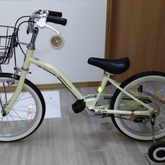 ほぼ新品！18インチの子供用自転車カゴ、鍵、ライト付き！の画像