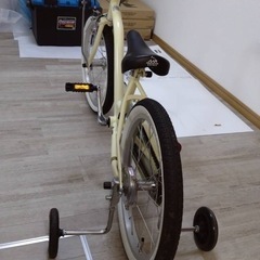 ほぼ新品！18インチの子供用自転車カゴ、鍵、ライト付き！の画像
