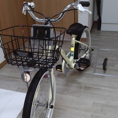 ほぼ新品！18インチの子供用自転車カゴ、鍵、ライト付き！の画像