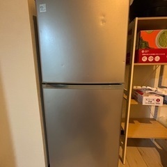 冷蔵庫シルバー