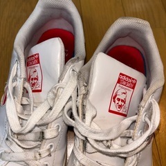 adidasレディーススニーカー23.5cmの画像