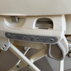 コンビ/ルシエス　電動ハイローチェアの画像