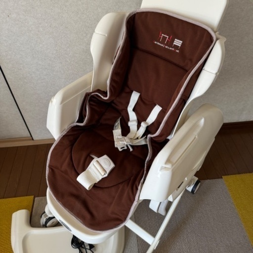 コンビ/ルシエス　電動ハイローチェア