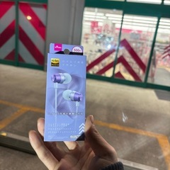 新品　ダイソー　イヤホン